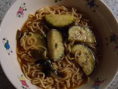 水茄子とワカメの味噌ラーメン